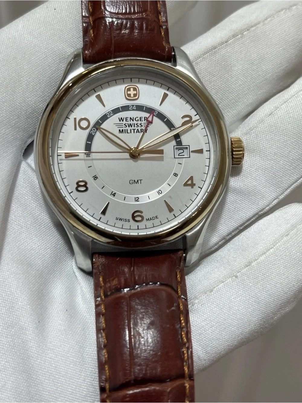Wegner Swiss Military GMT Watch Men 42mm Silver Dial Two Tone Date 79306C Swiss